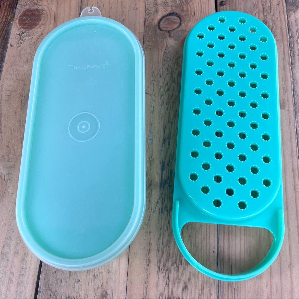 Jadeite Tupperware Cheese Grater Container with Lid 3 Pieces - Picture 4 of 10